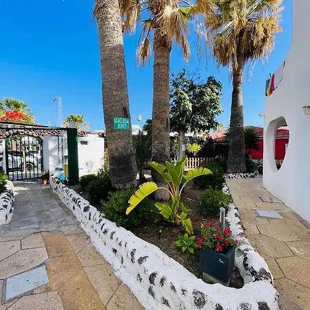 Playa, Pool & Nightlife Steps From Clubs & Americas By Aqua Vista Tenerife Apartment Playa de las Americas (Tenerife)